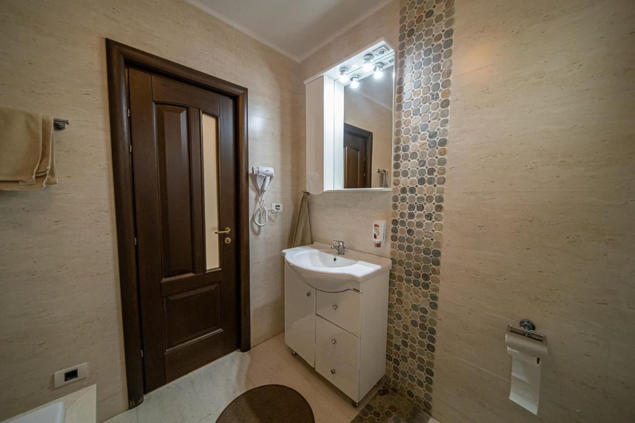 Apartament Tatu Bar&Grill Otopeni Extérieur photo