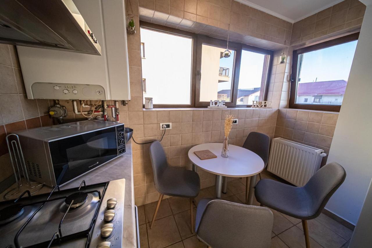Apartament Tatu Bar&Grill Otopeni Extérieur photo